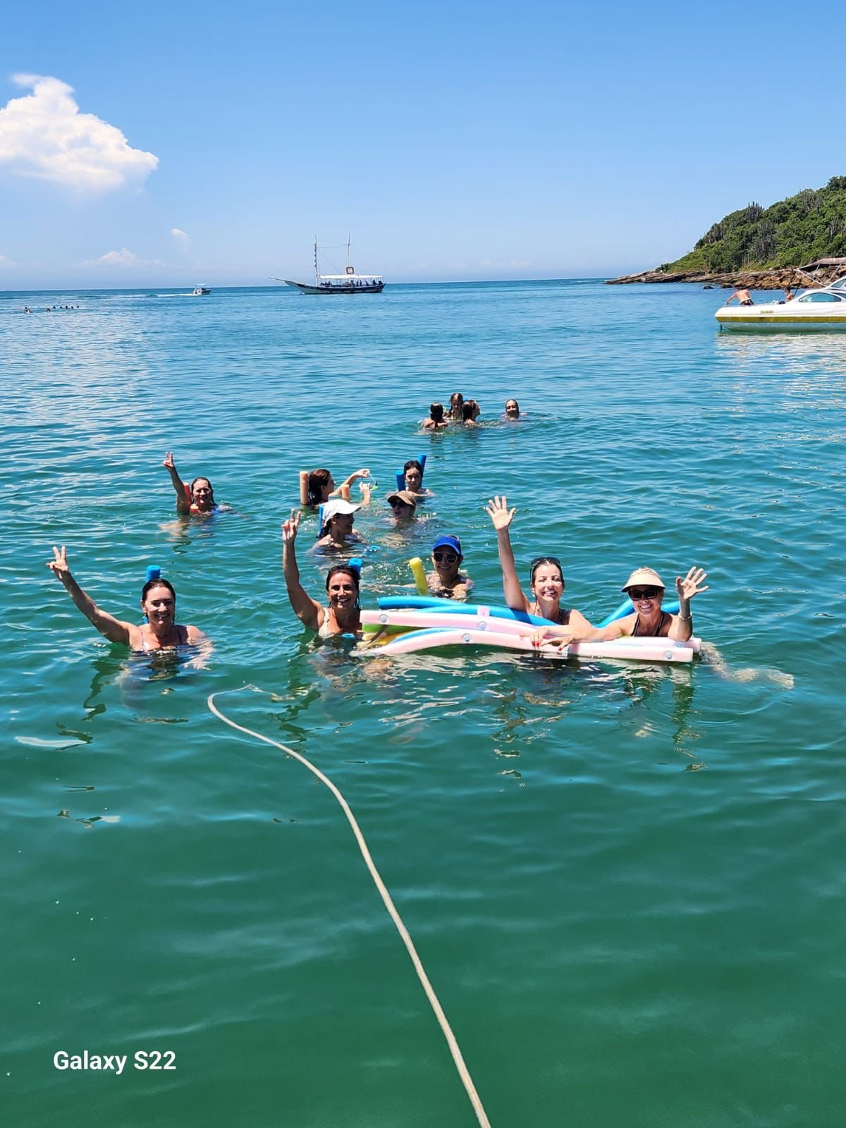Lancha de 41 pés  Até 24 pessoas