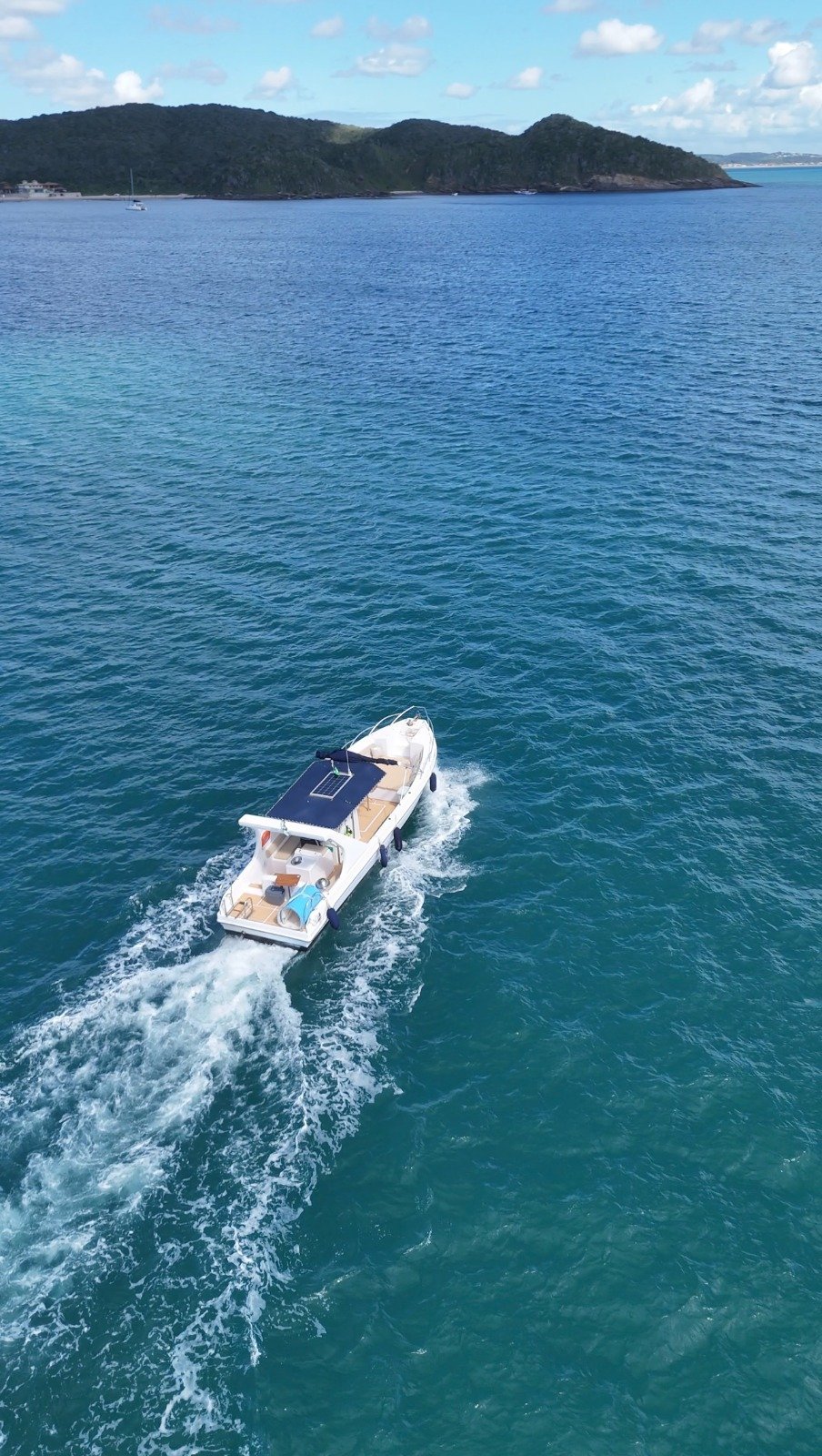 Lancha de 34 pés  Até 16 pessoas