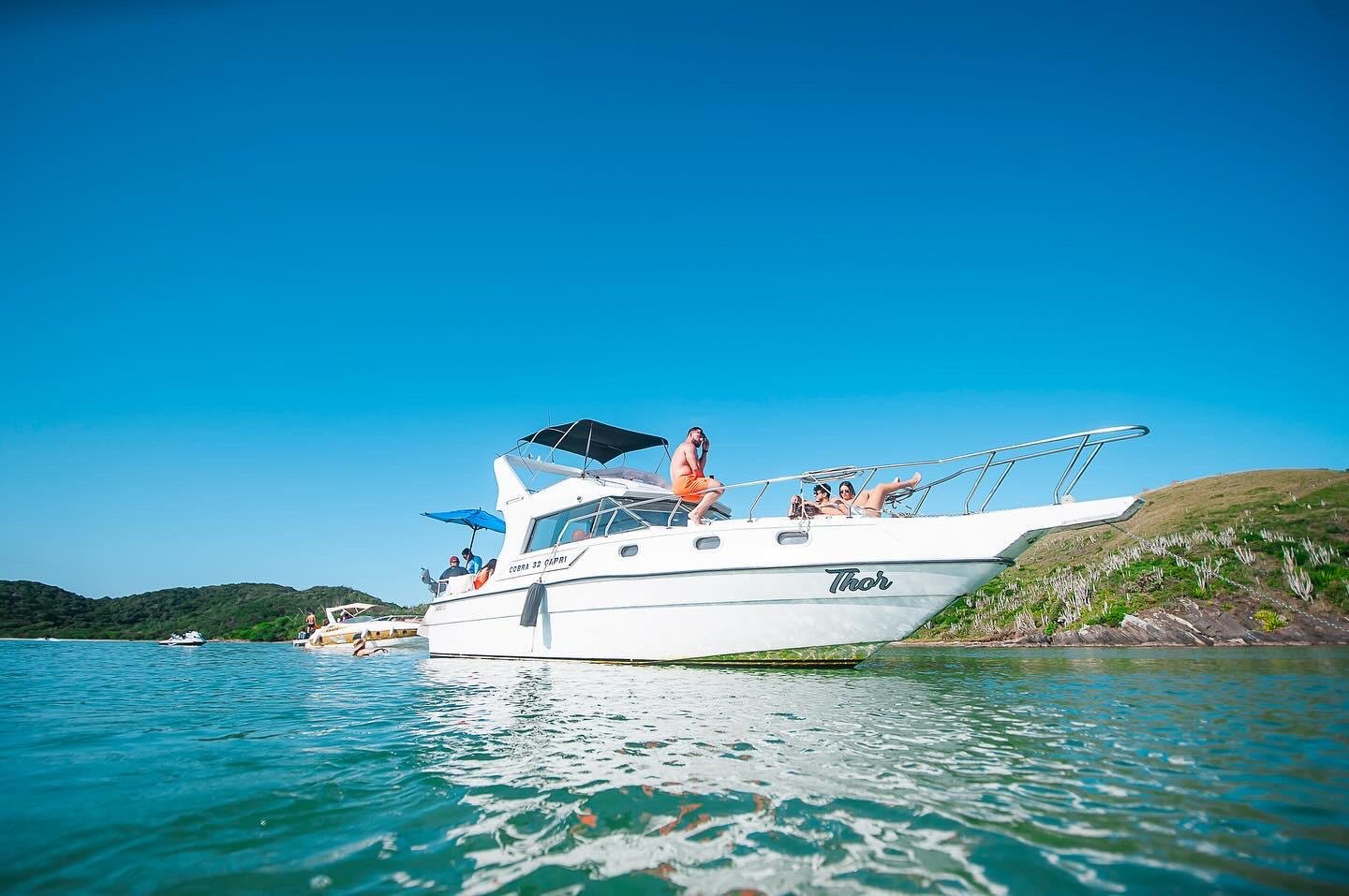 Lancha de 32 pés Roteiro Arraial do Cabo