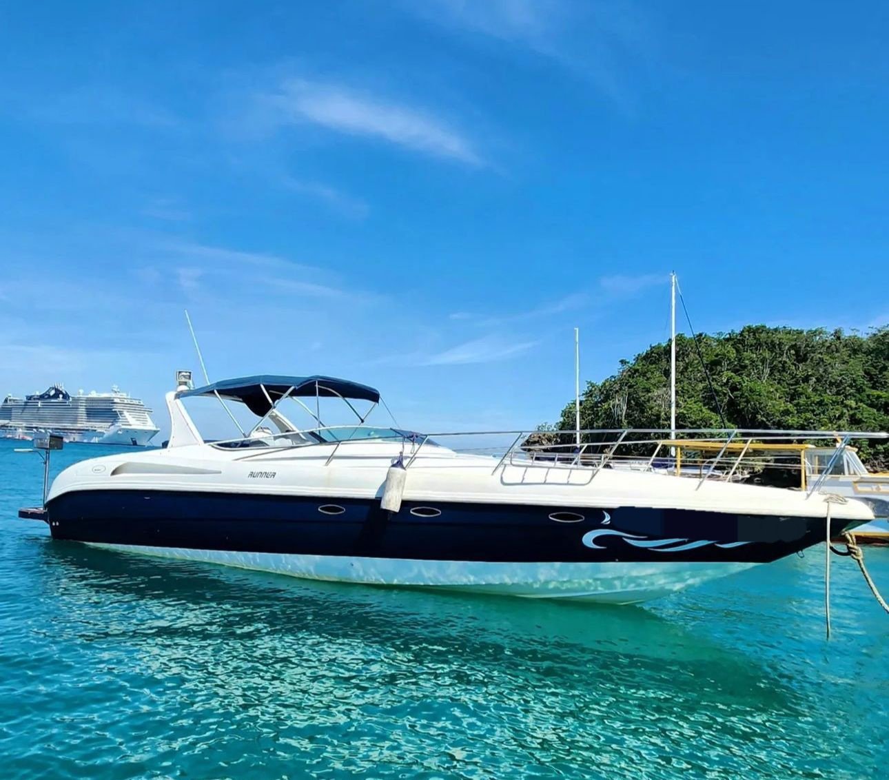 Lancha de 38 pés  Até 13 pessoas