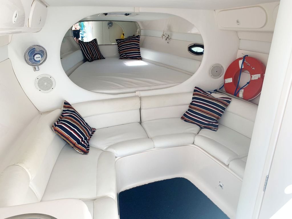 Lancha de 38 pés  Até 13 pessoas