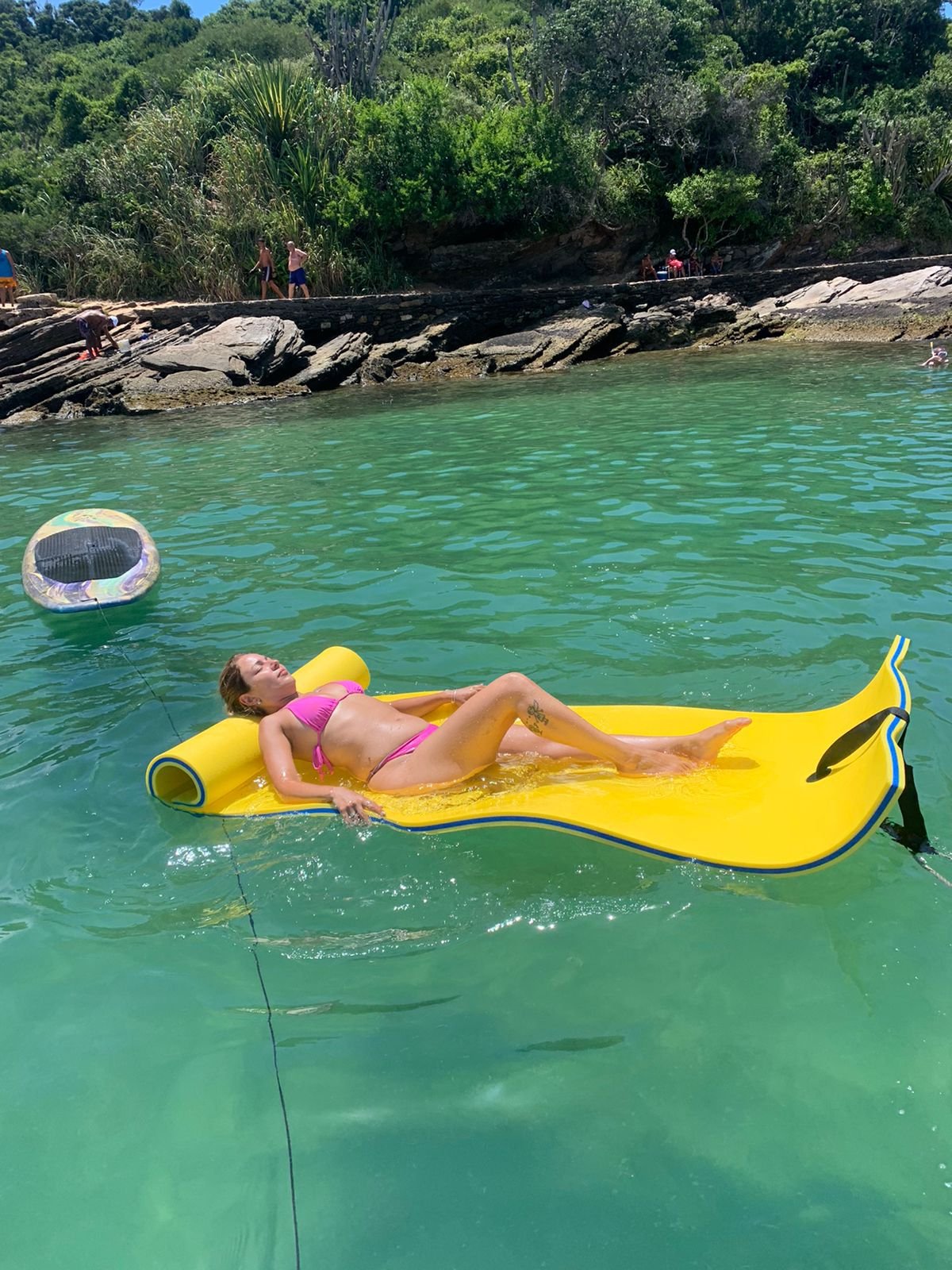 Lancha de 38 pés  Até 13 pessoas