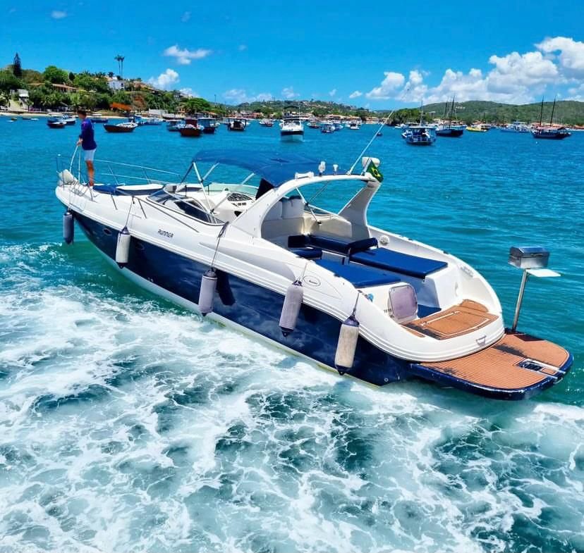 Lancha de 38 pés  Até 13 pessoas