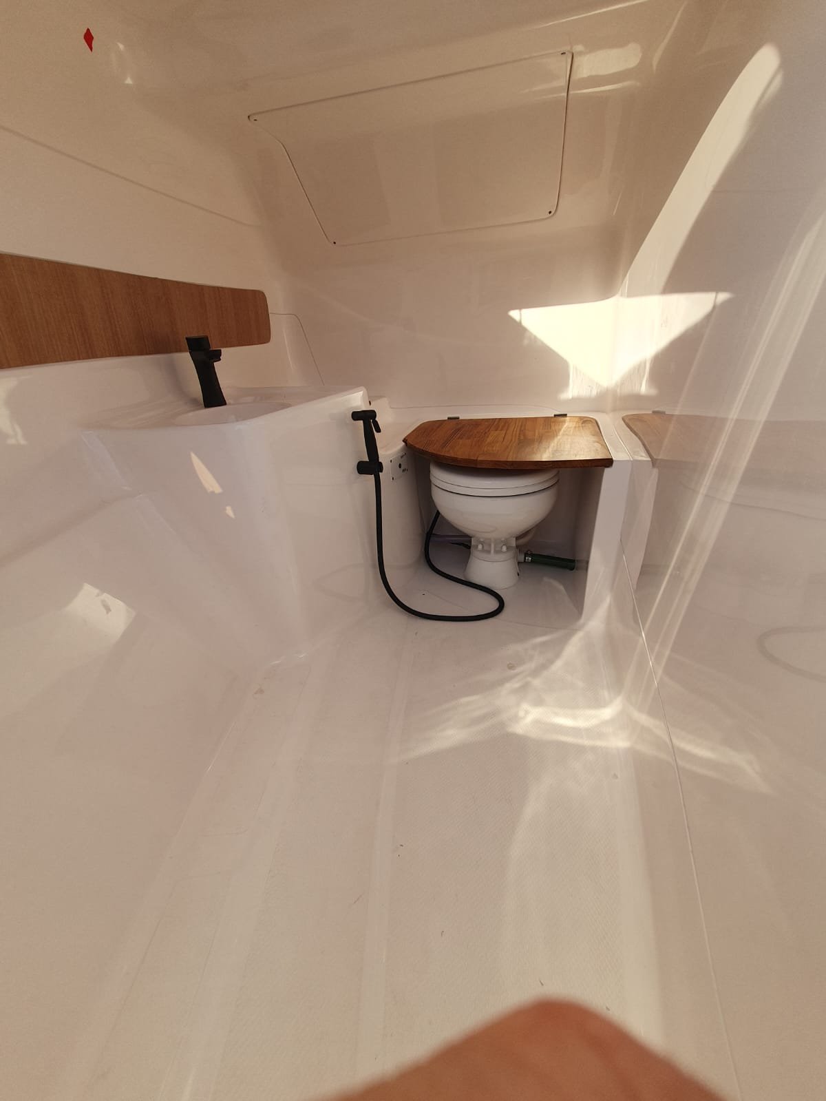 Lancha de 26 pés  Até 11 pessoas