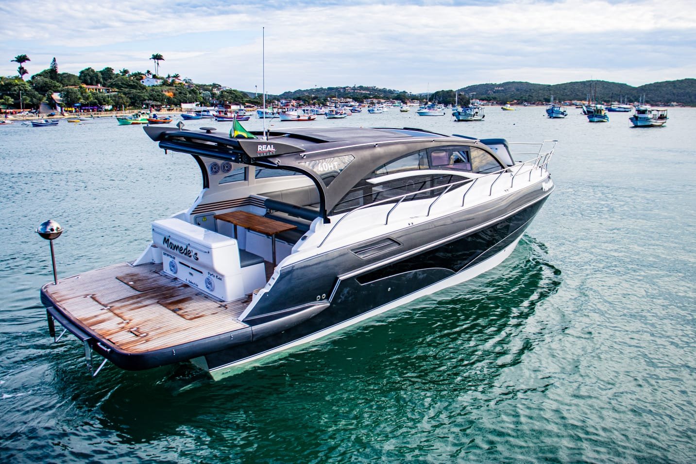 Lancha de 40 pés Até 14 pessoas