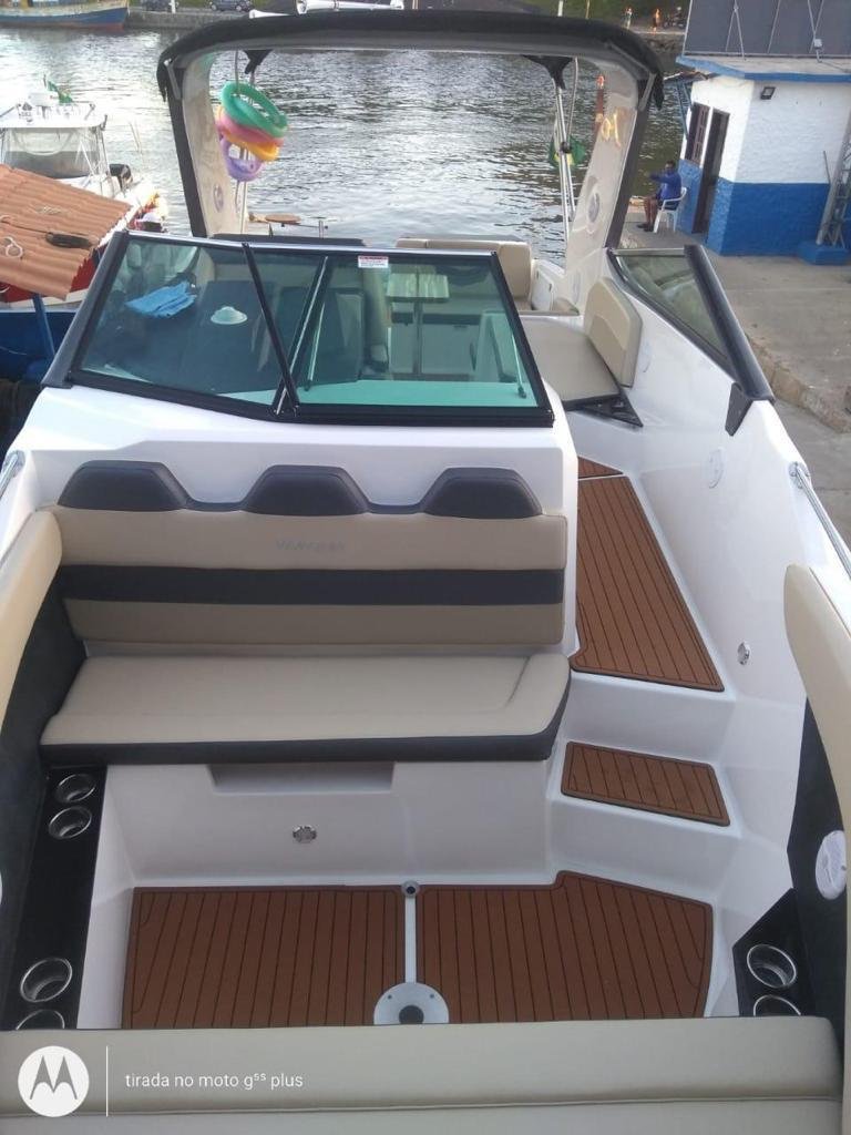 Lancha de 30 pés  Até 12 pessoas Roteiro Arraial do Cabo