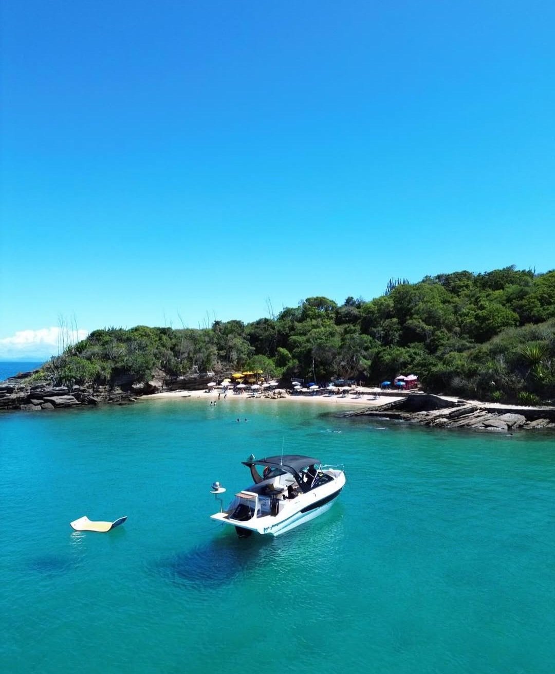 Lancha de 26 pés  Até 11 pessoas