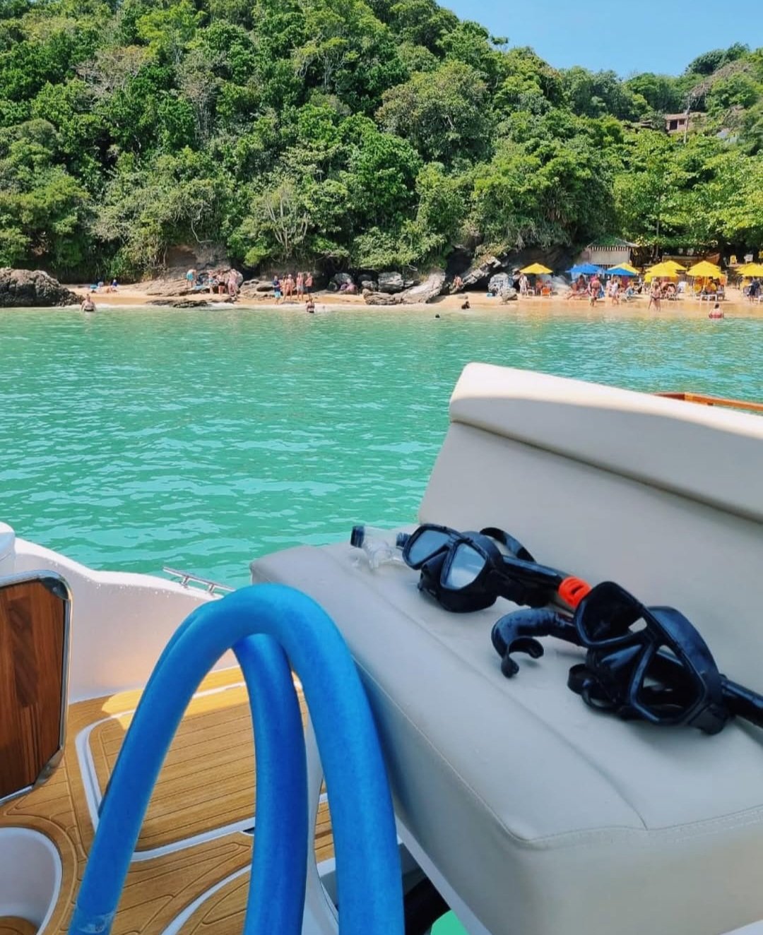 Lancha de 26 pés  Até 11 pessoas