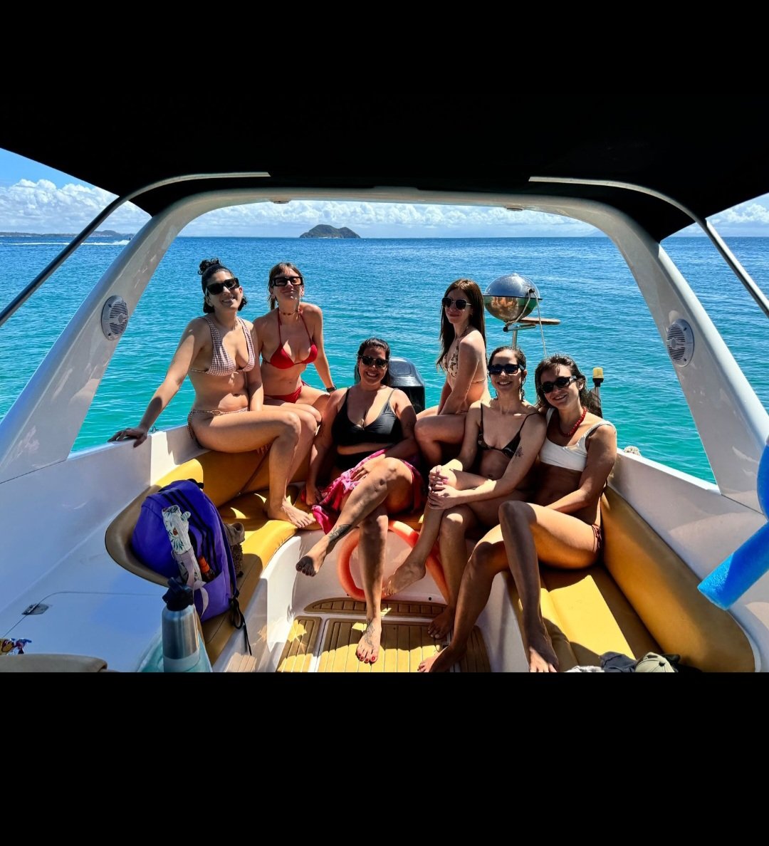 Lancha de 21 pés  Até 7 pessoas