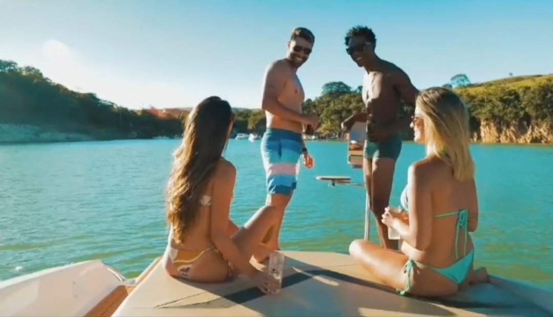 Lancha de 25 pés para Até 10 pessoas