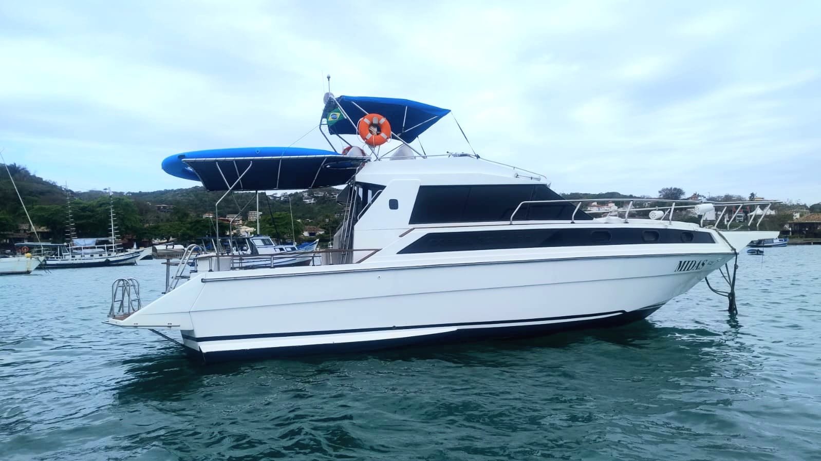 Lancha de 32 pés  Até 12 pessoas