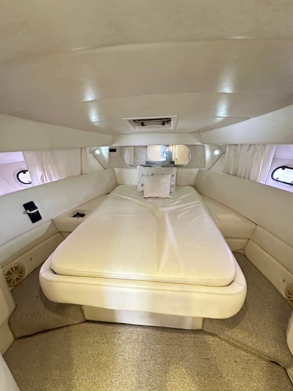 Lancha de 38 pés  para Até 16 pessoas