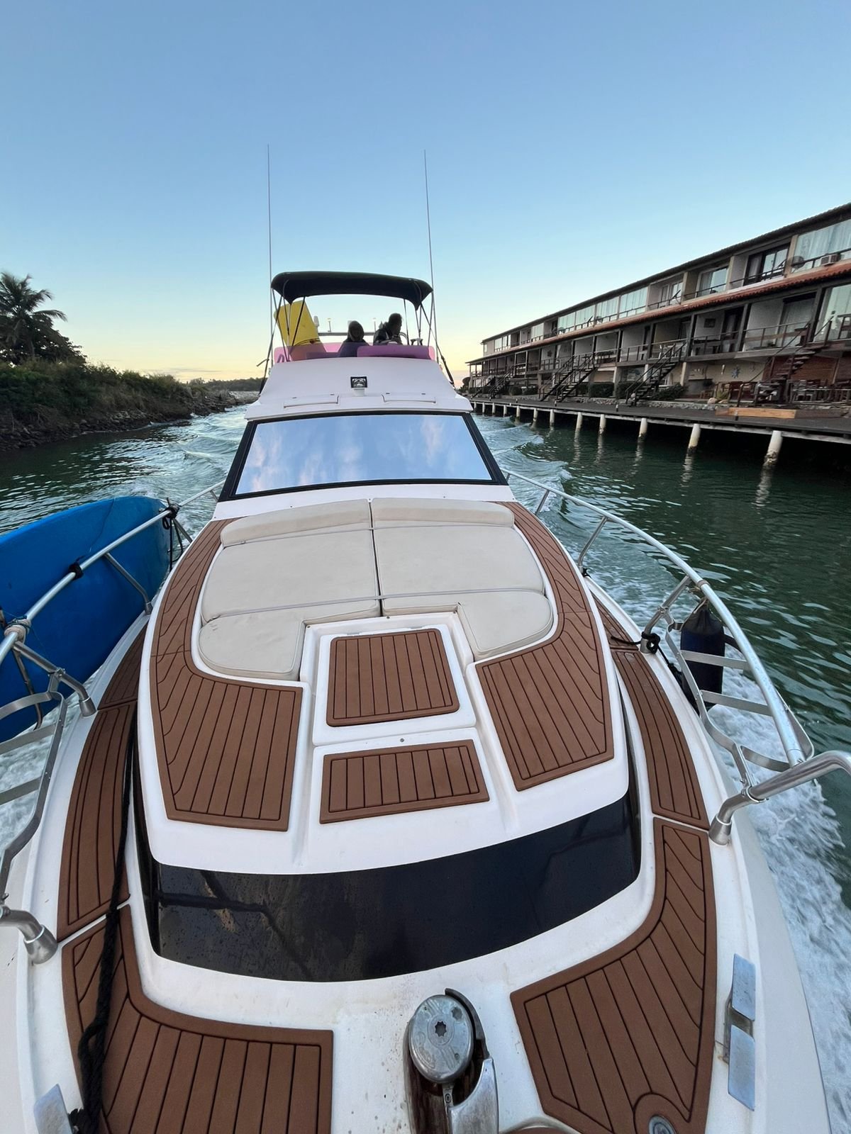 Lancha de 38 pés  para Até 16 pessoas