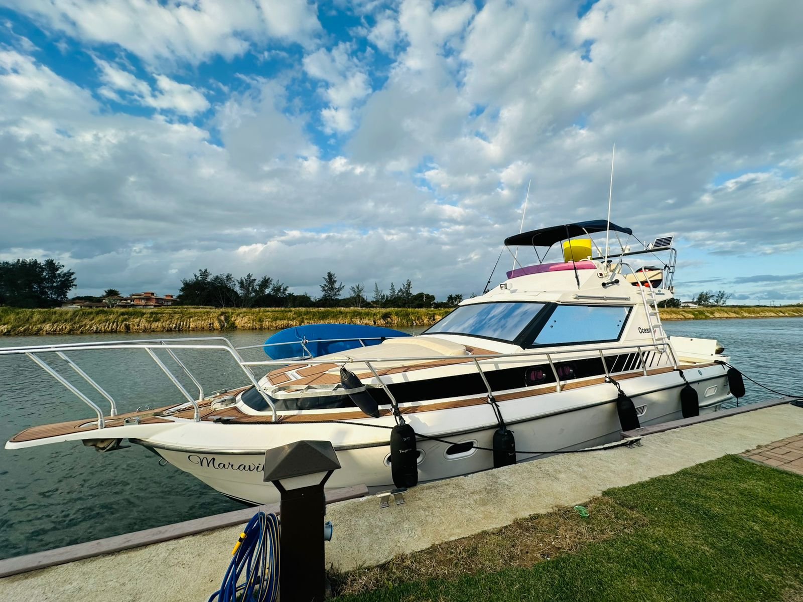 Lancha de 38 pés  para Até 16 pessoas