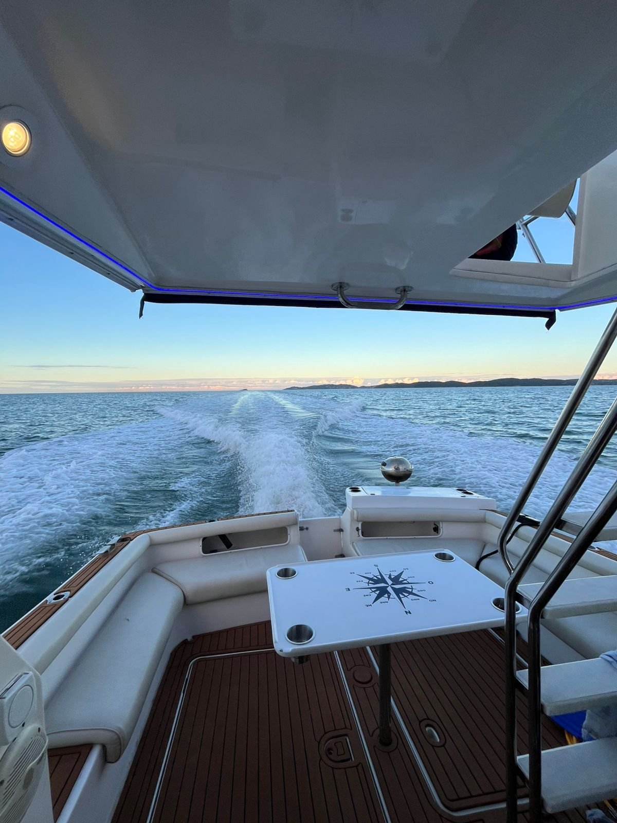 Lancha de 38 pés  para Até 16 pessoas