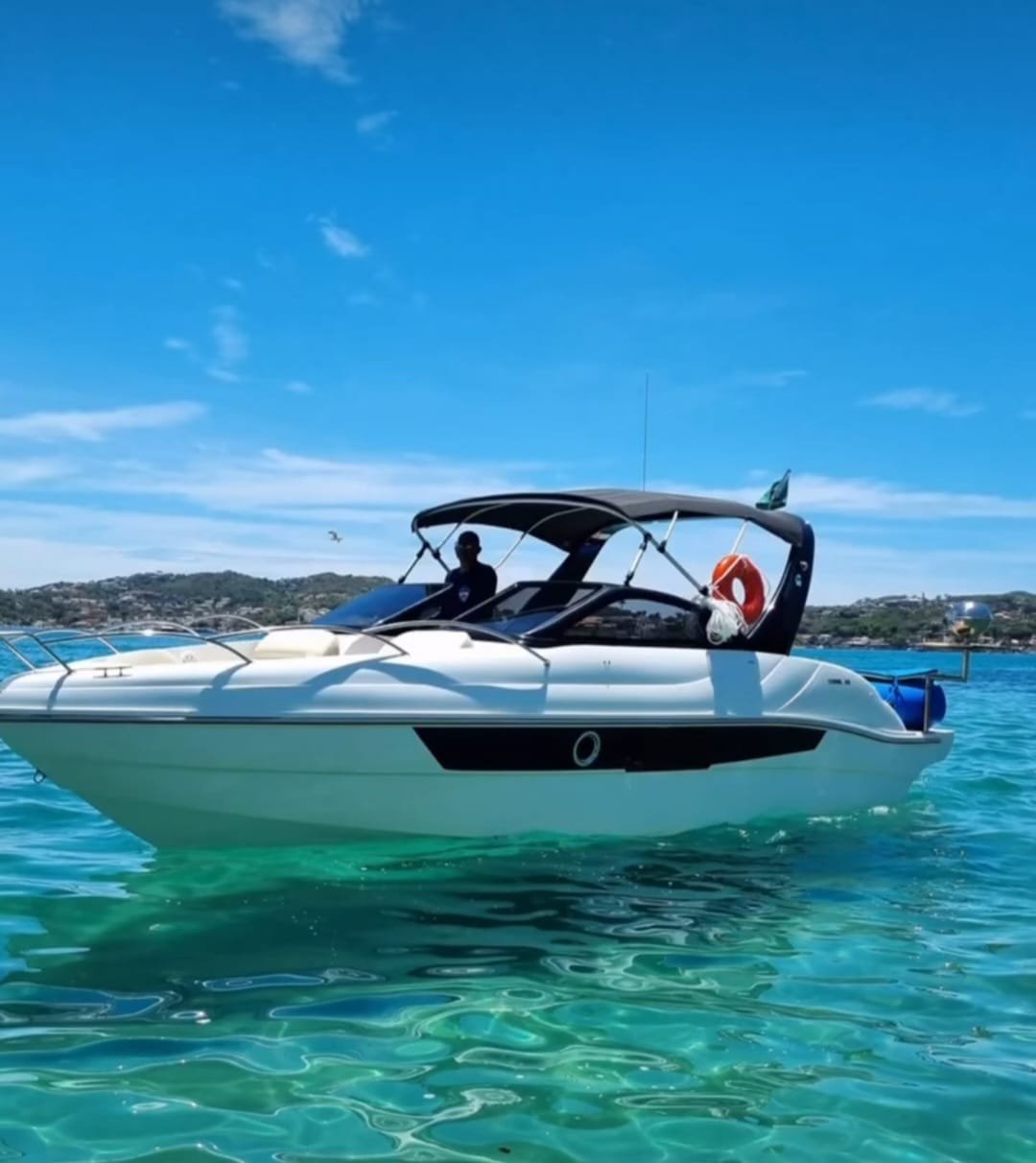 Lancha de 26 pés  Até 11 pessoas