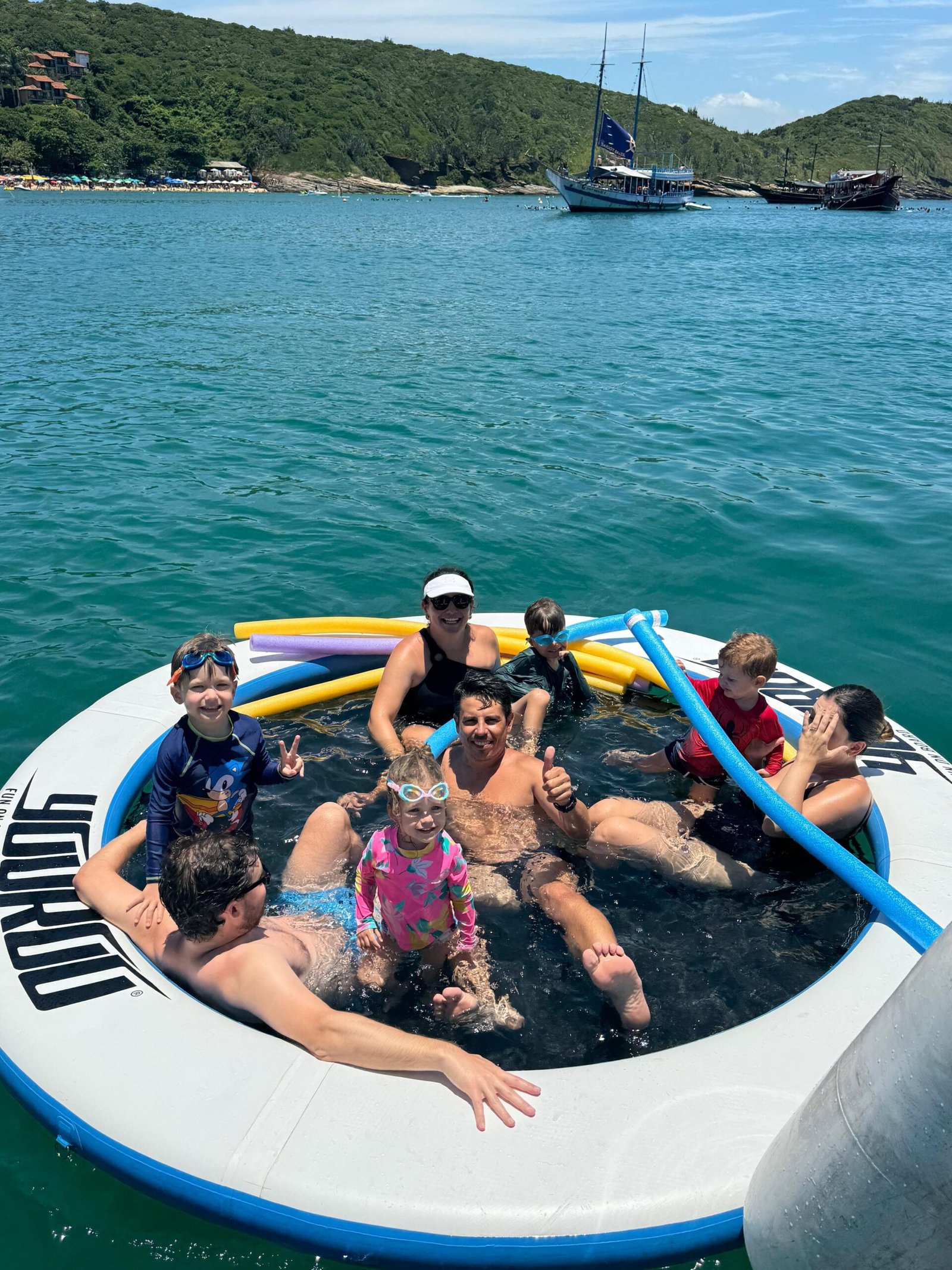 Lancha de 35 pés  Até 15 pessoas