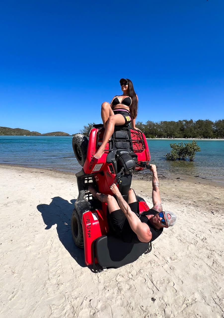 Passeio de Quadriciclo em Cabo Frio com parada para Fotos.