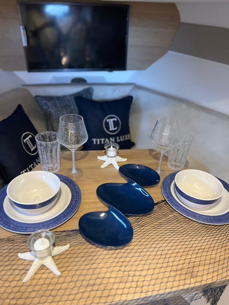 Lancha luxo 34 pés para Até 14 pessoas