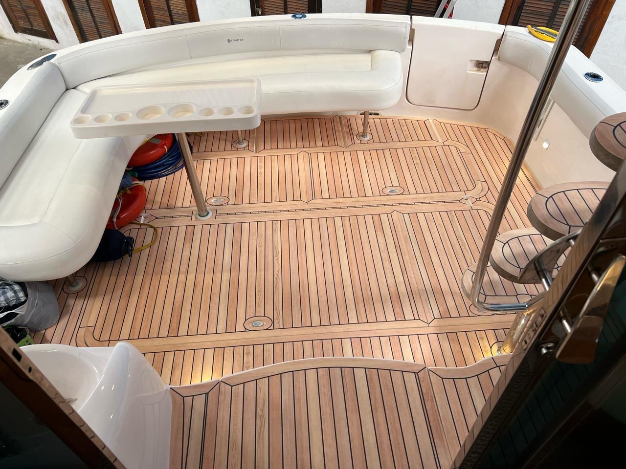 Lancha luxo de 41 pés para Até 20 pessoas