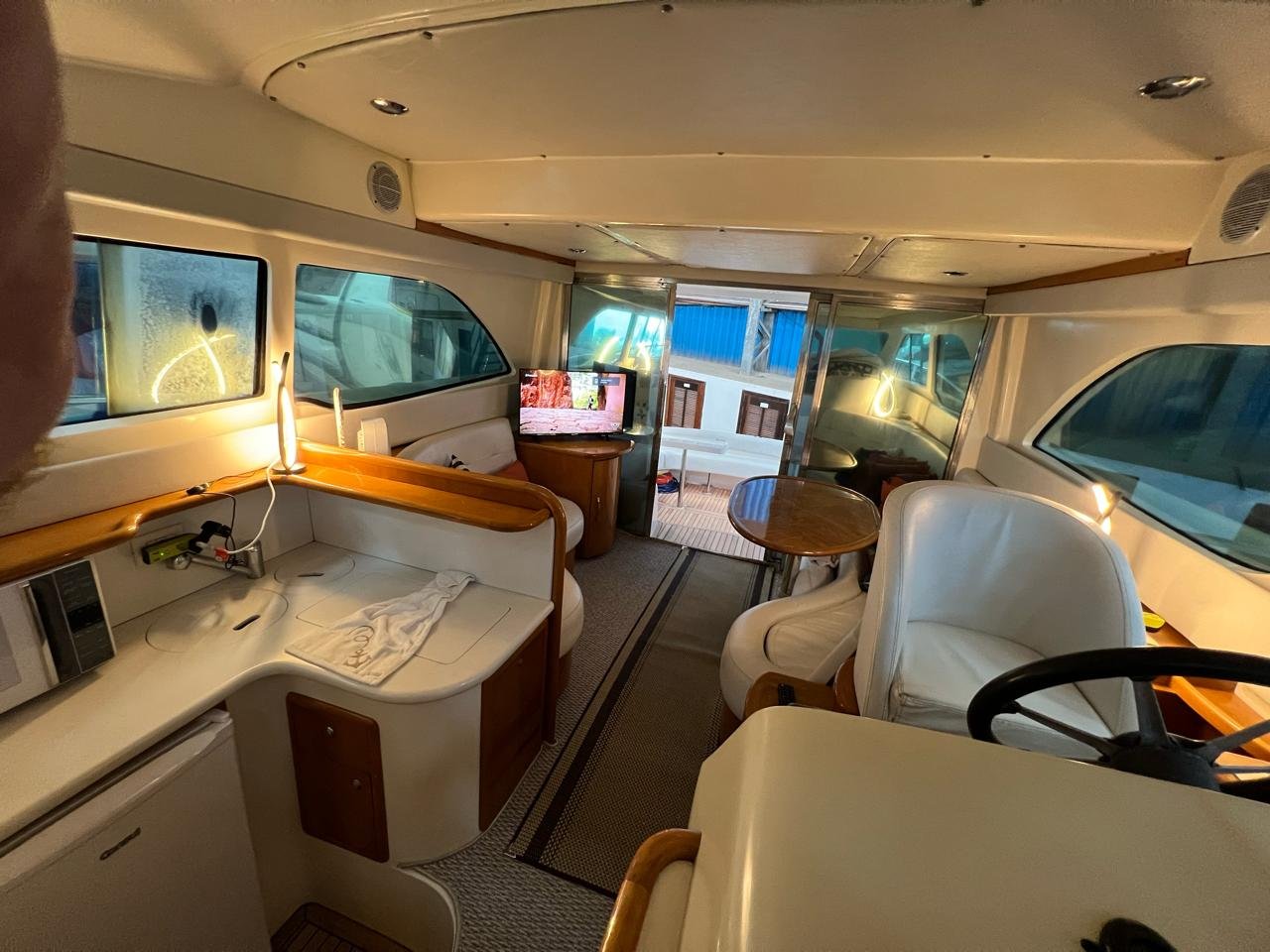 Lancha luxo de 41 pés para Até 20 pessoas