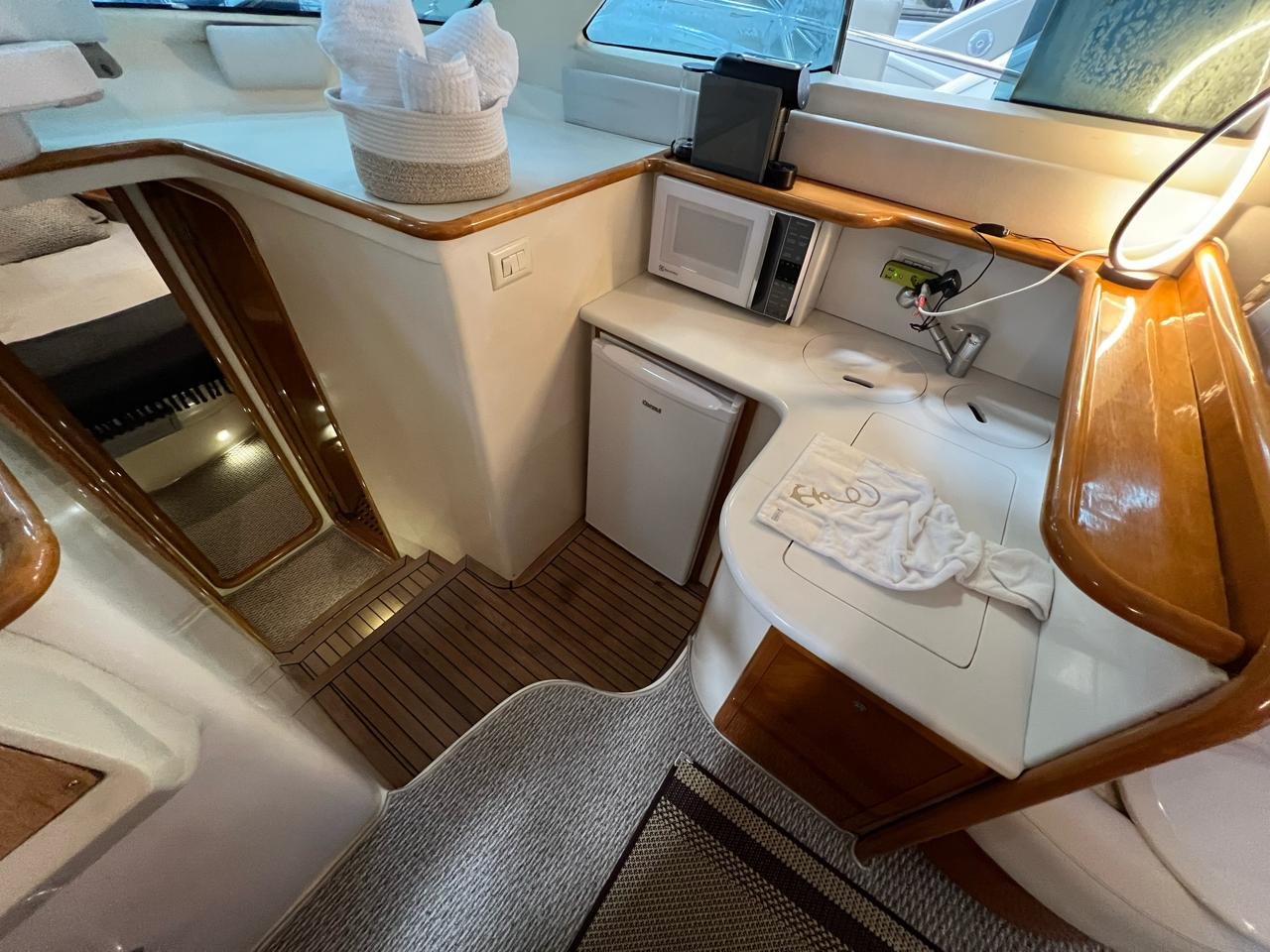 Lancha luxo de 41 pés para Até 20 pessoas