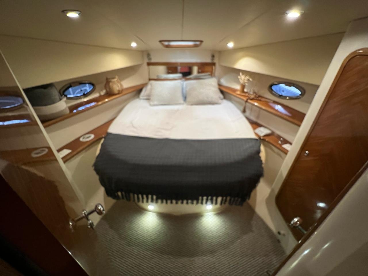 Lancha luxo de 41 pés para Até 20 pessoas