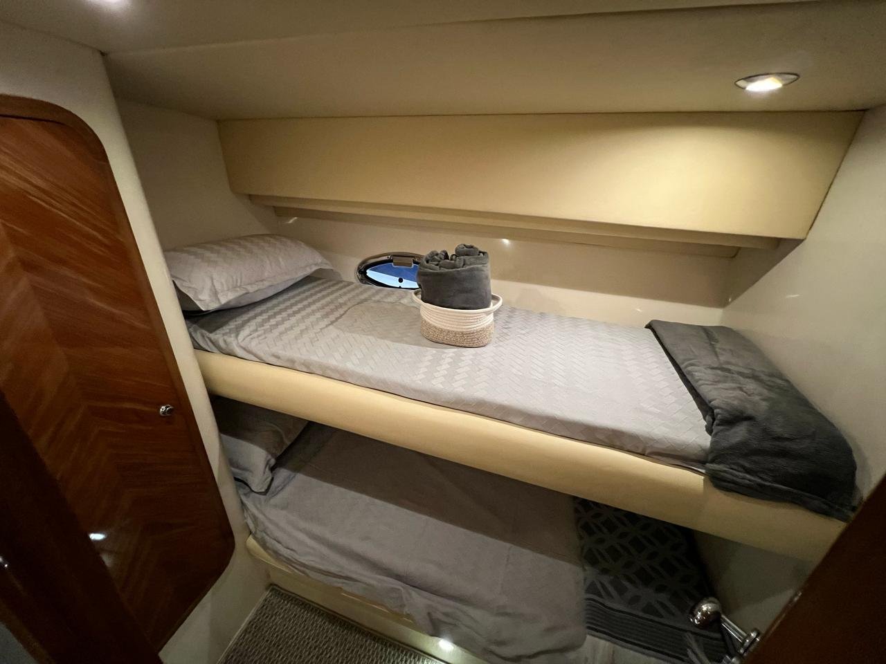 Lancha luxo de 41 pés para Até 20 pessoas