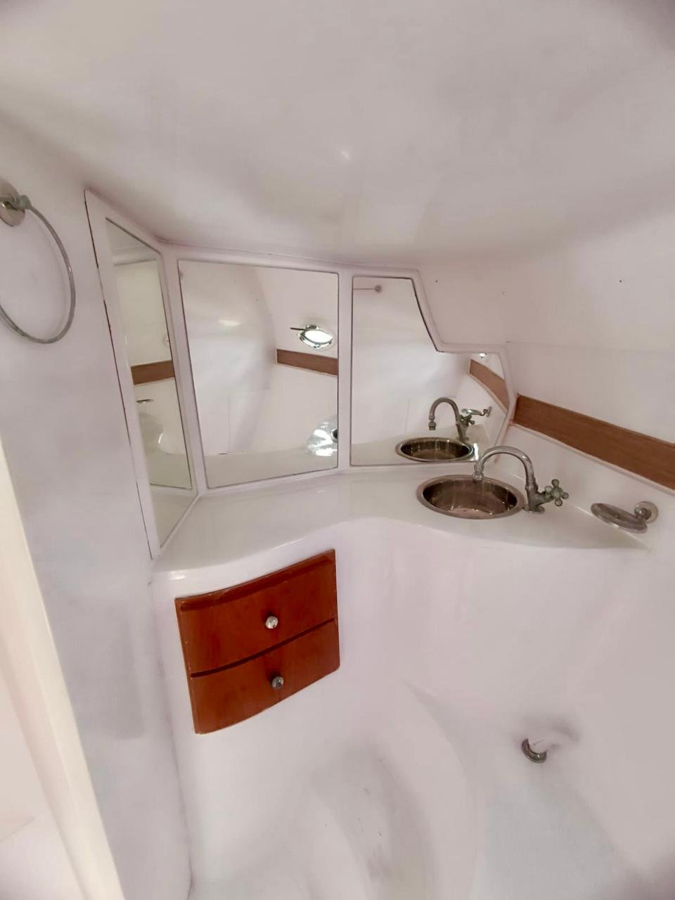 Lancha de 32 pés para Até 14 pessoas Roteiro Cabo Frio