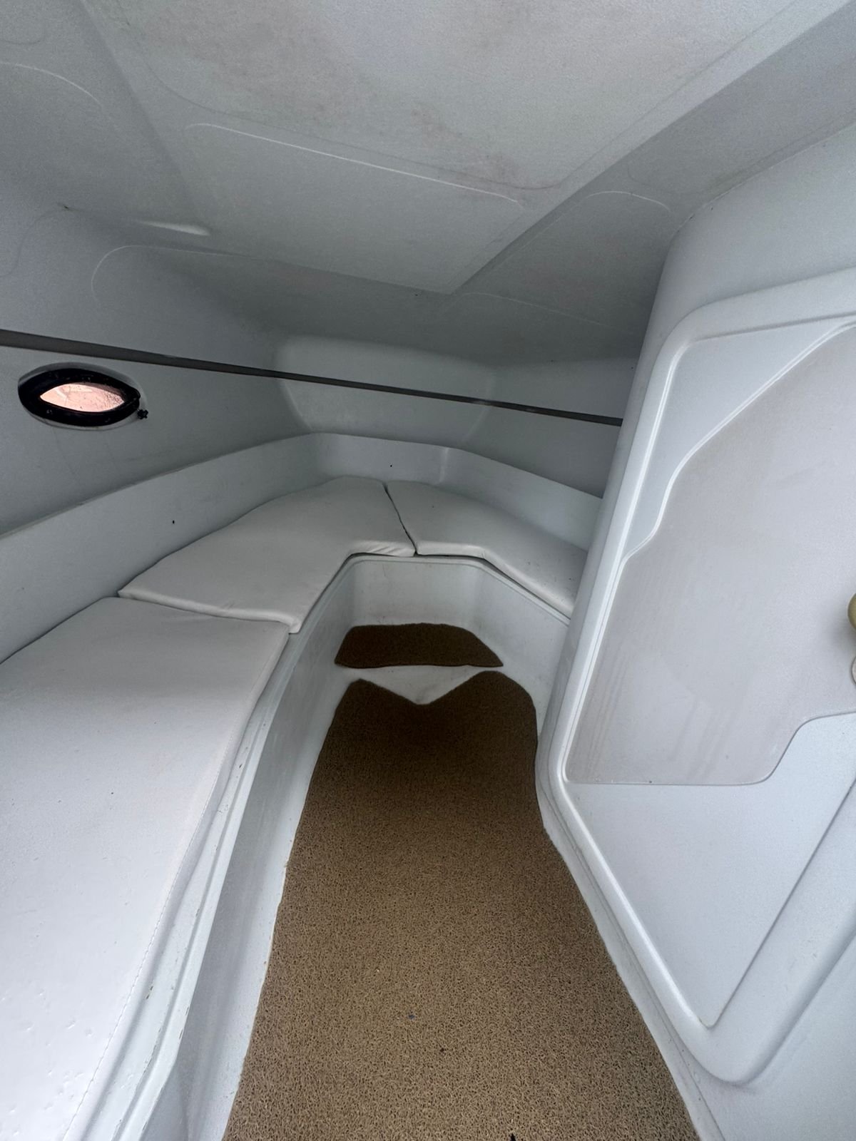 Lancha de 26 pés para Até 8 pessoas Roteiro Arraial do Cabo